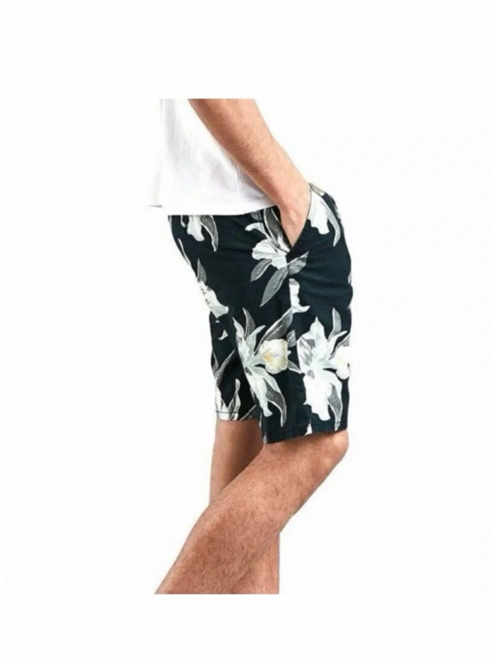 Levi’s Straight Floral‎ Hawaiian Chino Shorts NWT